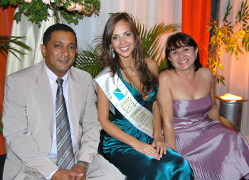 Isomídia Premium 2011 acontece neste sábado Os organizadores na festa do ano passado com a Miss Mato Grosso do Sul 2010, Kátia Tálon.