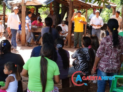 Sem água, indígenas poderão ocupar fazendas em Amambai Após cinco anos sofrendo com a frequente falta do produto e na espera de promessas não cumpridas por parte dos órgãos governamentais responsáveis, a comunidade da aldeia Limão Verde ameaça atitude radical para obter água, líquido fundamental para a sobrevivência. (Foto: Vilson Nascimento)