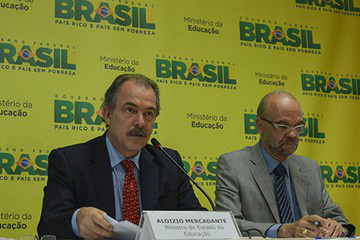 Ministro Mercadante explicou que os critérios de correção foram alterados porque os anteriores não apresentaram resultado satisfatório