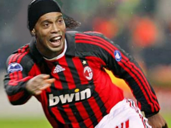 Gol de Ronaldinho dá vitória ao Flamengo
