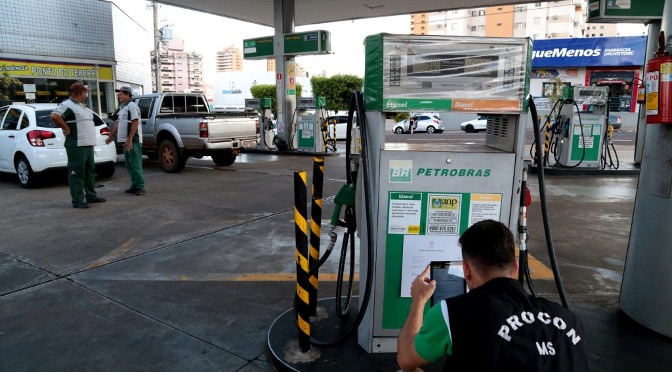 Procon-MS intensifica fiscalização e notifica postos de combustíveis no interior