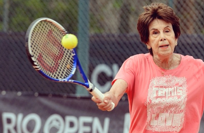 Tenista brasileira dedica homenagem em evento-teste dos jogos a mulheres