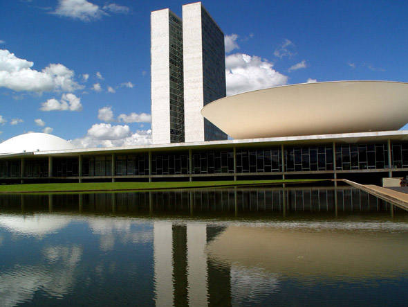 Deputados e senadores buscam acordo para votação da PEC do Trabalho Escravo