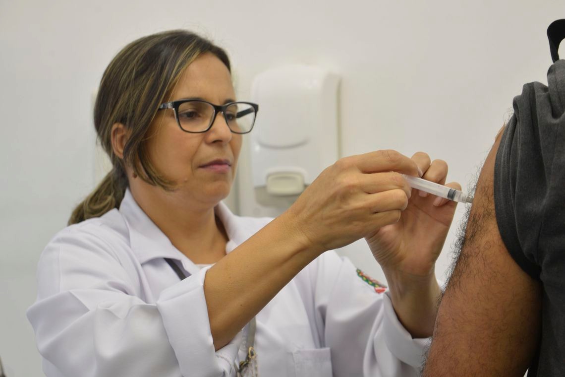Vacinação contra a gripe começa nesta quarta-feira em todo o país Rovena Rosa/Agência Brasil