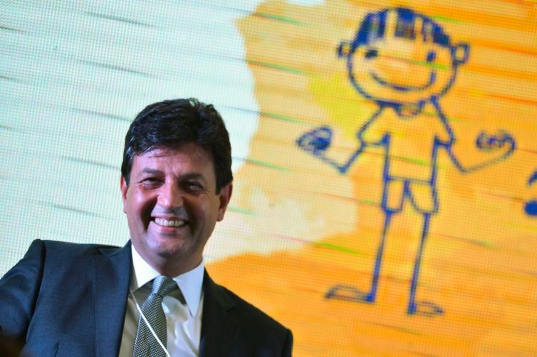 Unidade de saúde que ampliar horário de atendimento terá mais recursos O ministro da Saúde, Luiz Henrique Mandetta, anuncia mais recursos para unidades básicas de saúde que ampliarem o horário de atendimento ao público - Fabio Rodrigues Pozzebom/Arquivo Agência Brasil