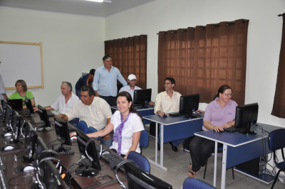 Prefeitura de Amambai faz lançamento de salas de tecnologia