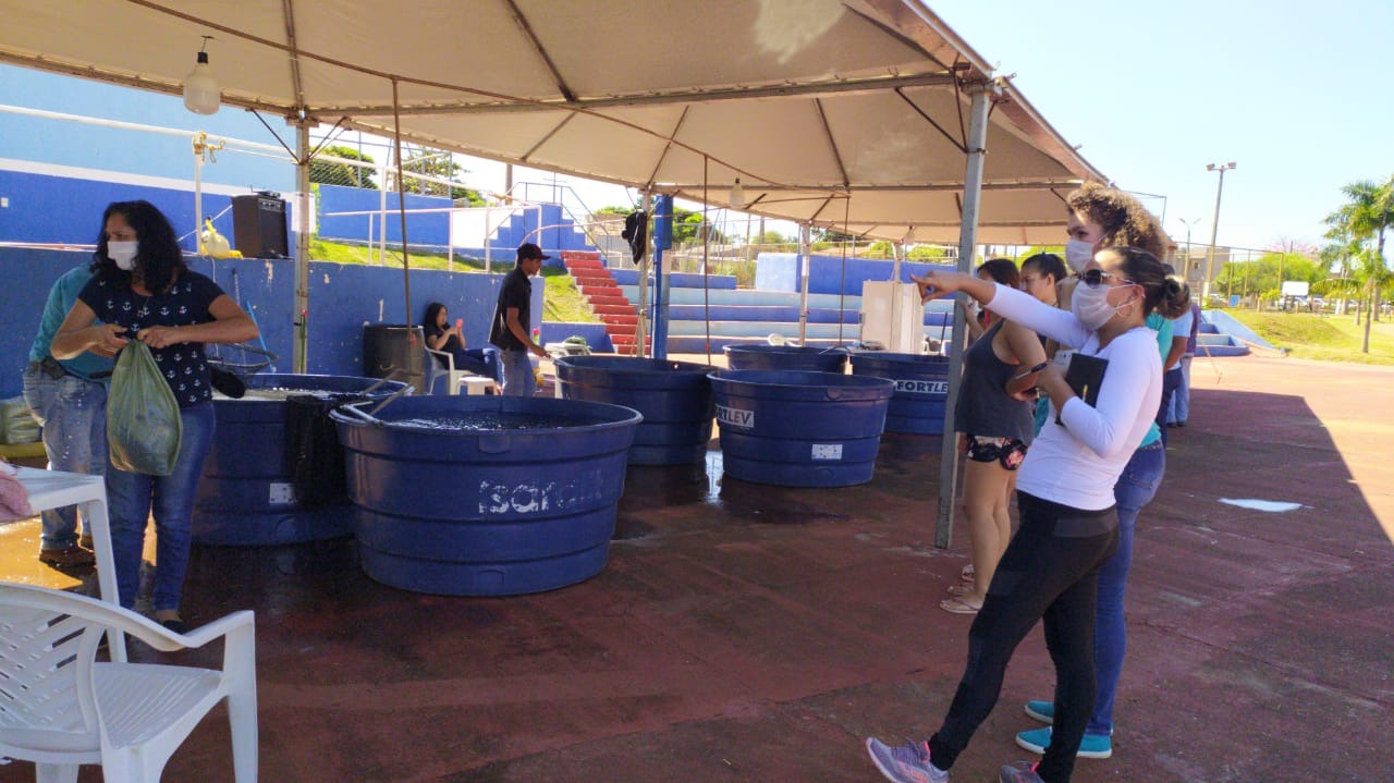 Feira do Peixe está acontecendo no Parque da Cidade, em Amambai Inúmeras medidas estão sendo tomadas pela organização devido as orientações de enfrentamento ao Covid-19 / Foto: Moreira Produções