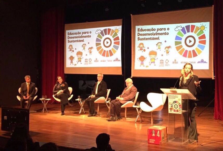 Renata (D): compromisso global