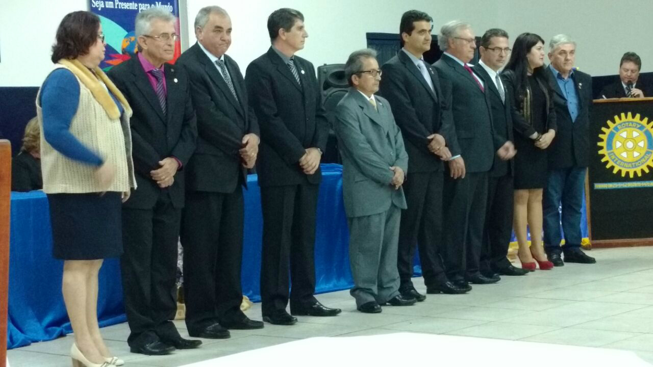 Rotary de Amambai realiza posse de dirigentes 2016/2017 Rotarianos do Conselho Diretor 2016/2017 do Rotary de Amambai.