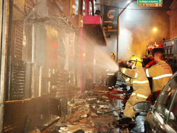 Inquérito deve responsabilizar bombeiros sobre a tragédia na Kiss Inquérito deve responsabilizar bombeiros sobre a tragédia na Kiss