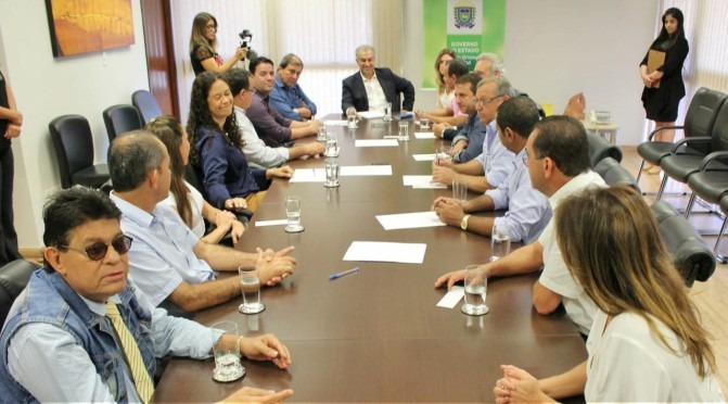 Reinaldo Azambuja estuda parcerias com prefeitos da região Sul