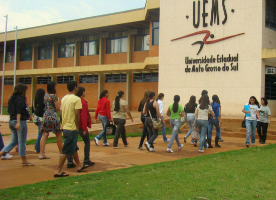 Para participar o estudante deverá preencher um questionário socioeconômico e providenciar as documentações indicadas no edital.