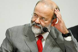 Procurador diz que PF quer explicações sobre doações com dinheiro da Petrobras Procurador diz que PF quer explicações sobre doações com dinheiro da Petrobras