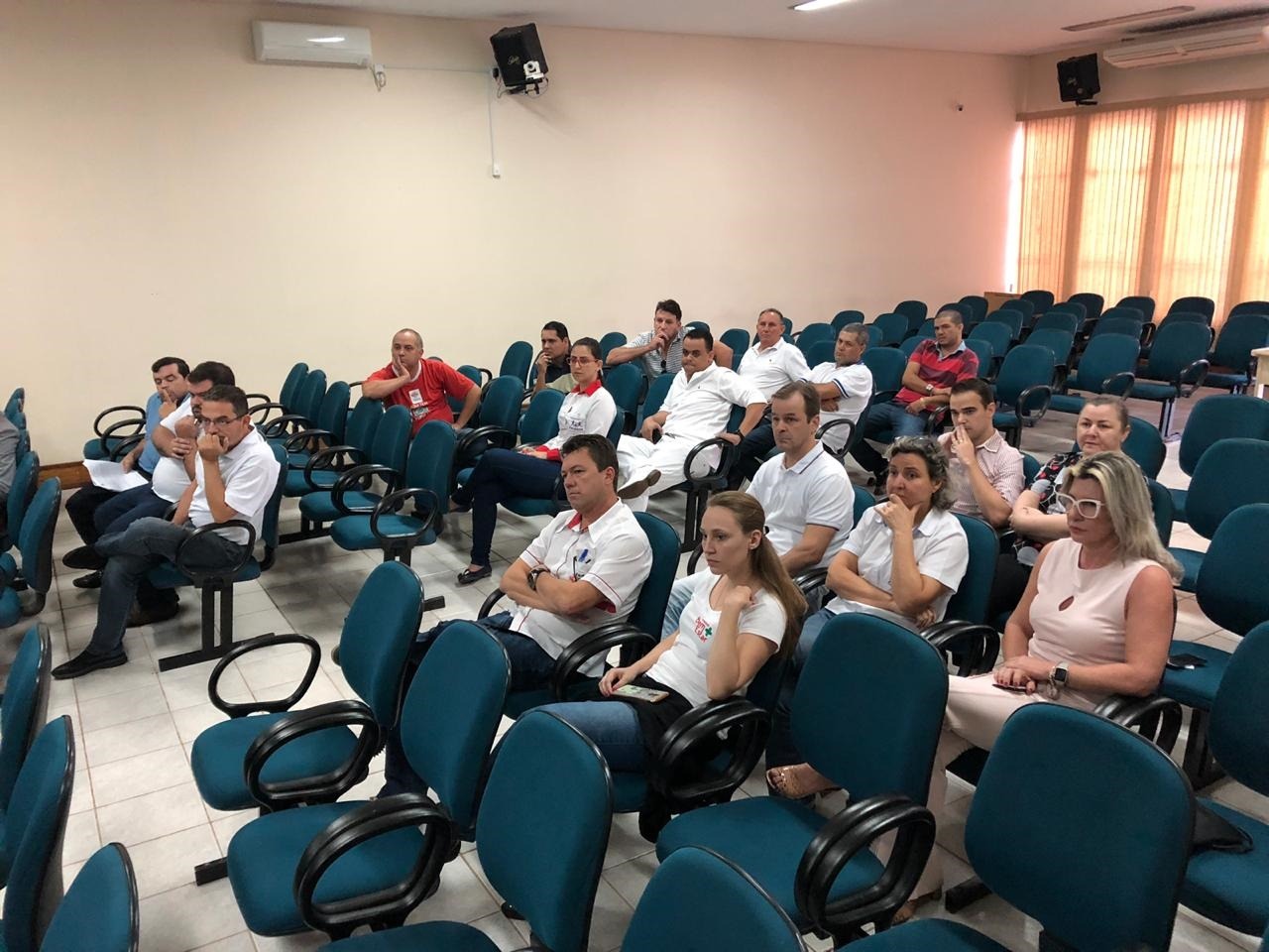 Câmara realiza reunião com proprietários de farmácias O segmento esteve representado no encontro com os vereadores