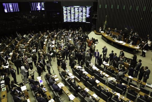 Plenário da Câmara conclui fase de discussão de PEC da reforma política e encerra sessão  Fabio Rodrigues Pozzebom/Agência Brasil
