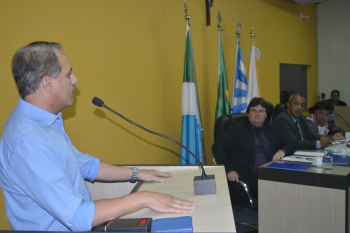 Dr. Bandeira e Coronel David participam de sessão da Câmara Municipal de Amambai Deputado estadual, Coronel David (PSC), falou que tem compromisso com Amambai / Foto: Moreira Produções