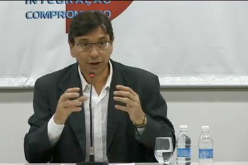 Professor da Unicamp falou em palestra no Sindicato dos Engenheiros em São Paulo