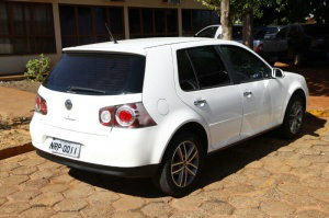 Golf foi encontrado com outra cor e placas de Ponta Porã (Foto: Cleber Gellio)