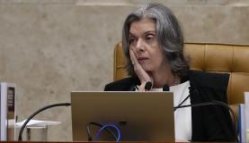 Cármen Lúcia diz que todos os julgamentos do STF são feitos nos termos da lei Presidente do STF, Cármen Lúcia, durante julgamento de pedido de habeas corpus do ex-presidente LulaJosé Cruzr/Agência Brasil