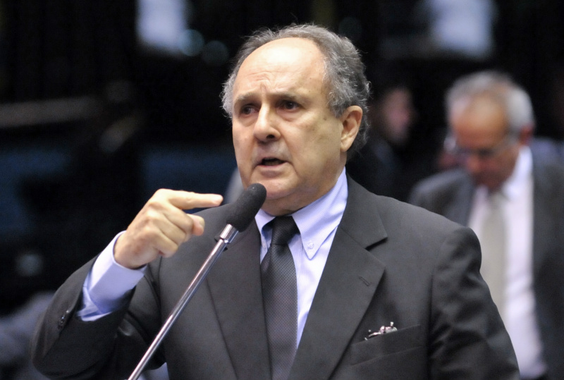 Minha Casa, Minha vida poderá dar livros e computador A proposta (PLS 204/2013) é de autoria do senador Cristovam Buarque (PDT-DF)