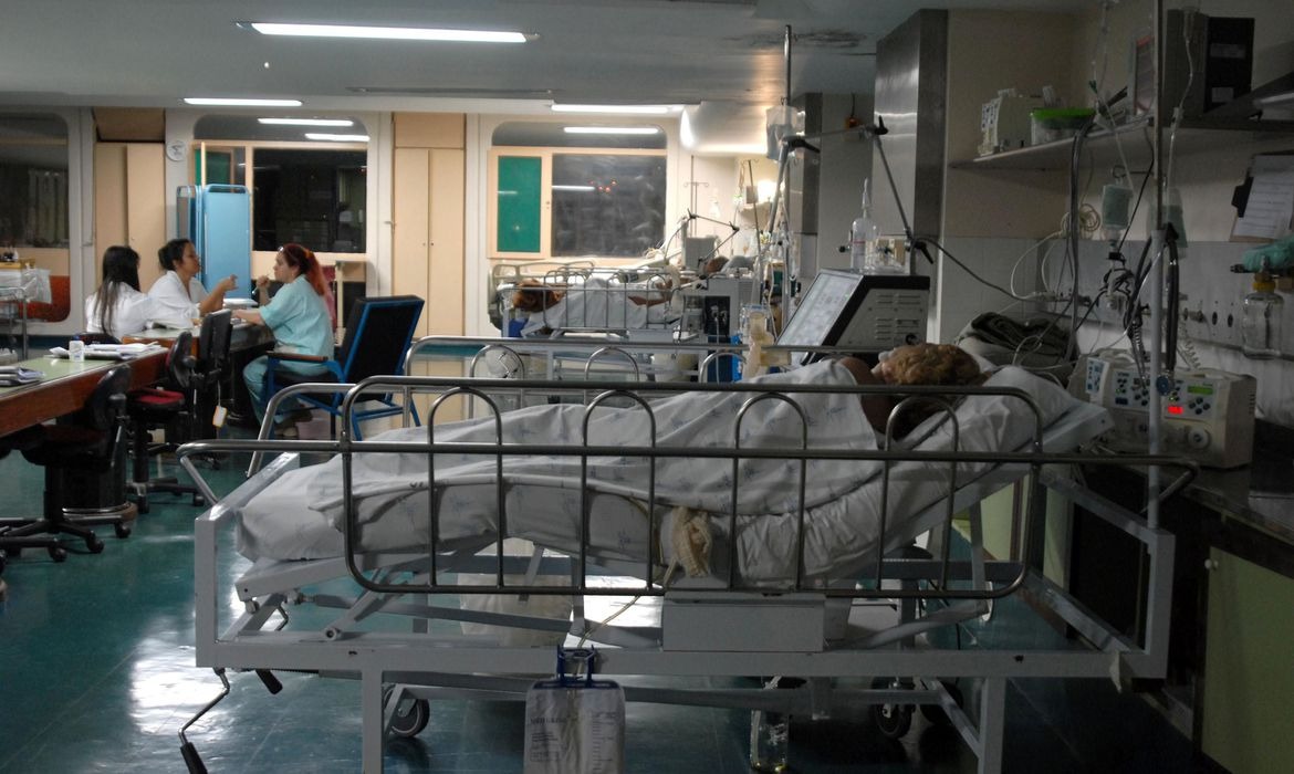 Fiocruz alerta sobre síndrome respiratória associada à covid-19 Foto: Agência Brasil