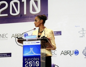 Marina Silva é a mais aplaudida em debate organizado pela CNBB