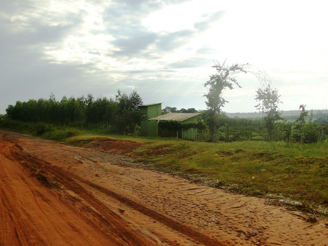 Prefeitura de Amambai realiza manutenção no Prade da Vila Indiana