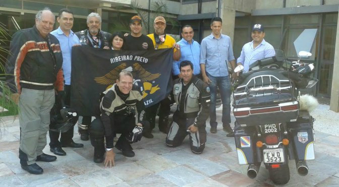 Motociclistas que percorrem o Brasil chegam ao MS Motociclistas que percorrem o Brasil chegam ao MS
