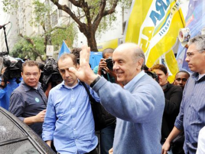 Imprensa “incomoda os donos do poder”, afirma Serra