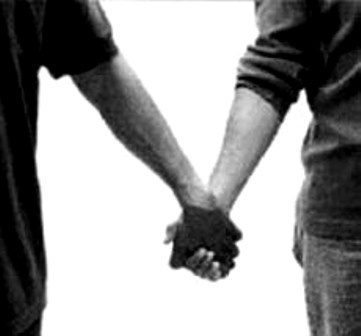 Após cancelamento de registro, casal gay de GO vai oficializar união no RJ Após cancelamento de registro, casal gay de GO vai oficializar união no RJ