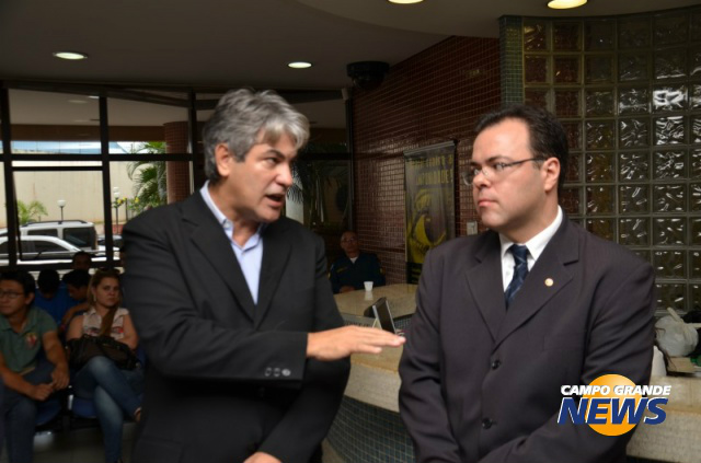 Promotor diz que está acostumado com ataques como os de Bernal Alex defende que críticas de Bernal ao promotor são decorrentes do