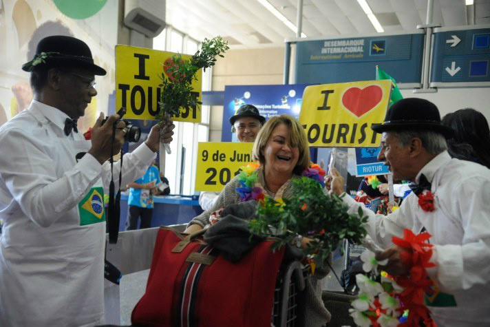 95% dos estrangeiros que visitaram o Brasil em 2015 planejam voltar Pesquisa foi realizada em locais de maior fluxo de turistas estrangeiros, como aeroportos e fronteiras terrestres / Foto: Divulgação