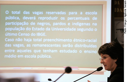 Cota de 50% em universidades federais para alunos de escolas públicas Cota de 50% em universidades federais para alunos de escolas públicas