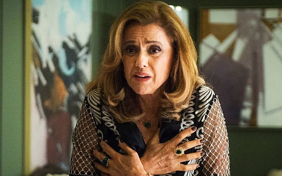 Sophia passa mal em dia de julgamento em 'O Outro Lado do Paraíso' Sophia desconfia ao ver Xodó como testemunha de acusação. Sophia passa mal. - Foto: divulgação