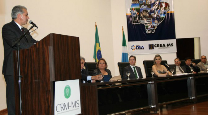 Reinaldo participa como presidente de honra de posse da nova diretoria do CRM-MS