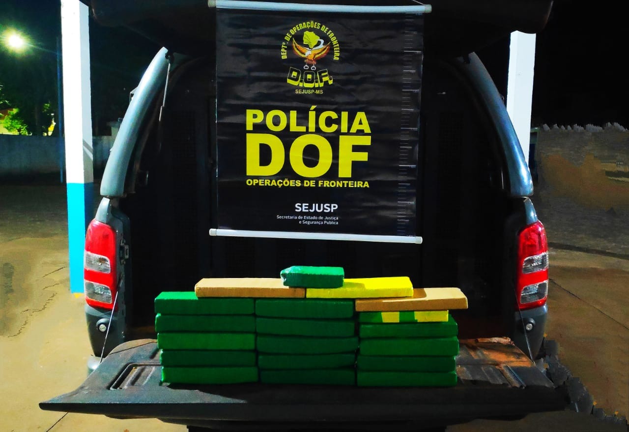 Amambai: passageiro de ônibus que seguia para MG com maconha foi preso pelo DOF Foto: Assessoria DOF