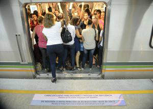 Vagão exclusivo para mulheres no metrô de Brasília | Foto: Fábio Rodrigues Pozzebom/ Agência Brasil