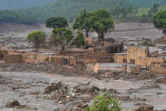 Governo cria grupo de trabalho para coordenar ações sobre desastre em Mariana Grupo de trabalho criado pelo governo vai coordenar ações de recuperação e revitalização em Mariana Antonio Cruz/ Agência Brasil