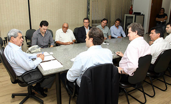 Governador formaliza incentivos fiscais para fábrica de cimento Governador formaliza incentivos fiscais para fábrica de cimento