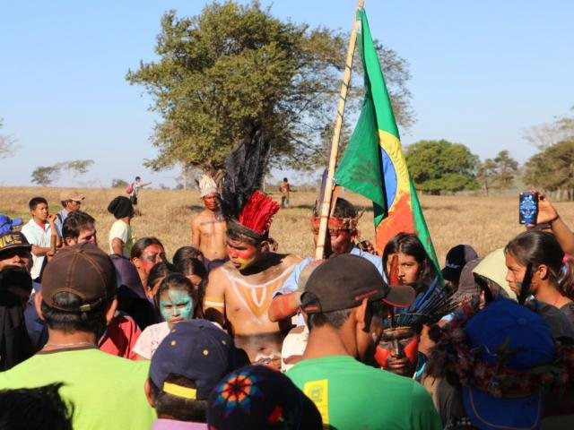 Índios que ocupam fazendas em Caarapó; PF prepara duas reintegrações e tenta evitar confronto (Foto: Helio de Freitas)