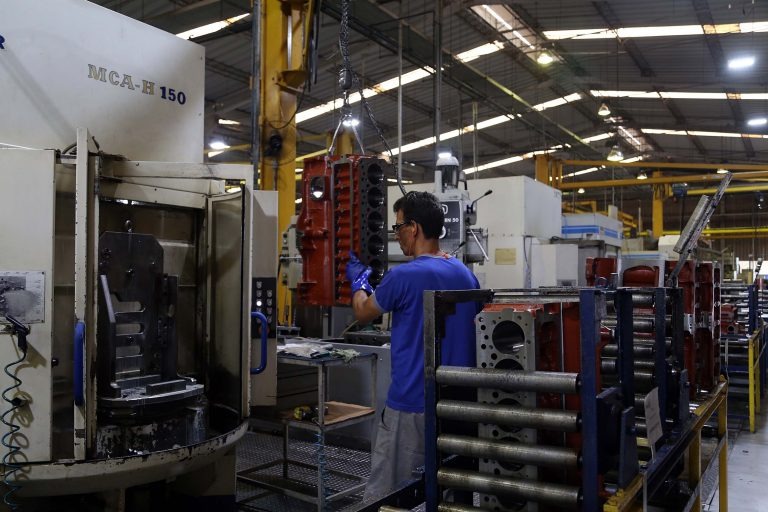 Base do governo defende MP e alerta para aumento do desemprego. Oposição teme que redução salarial afete o consumo / Foto: Gilson Abreu/Agência de Notícias do Paraná