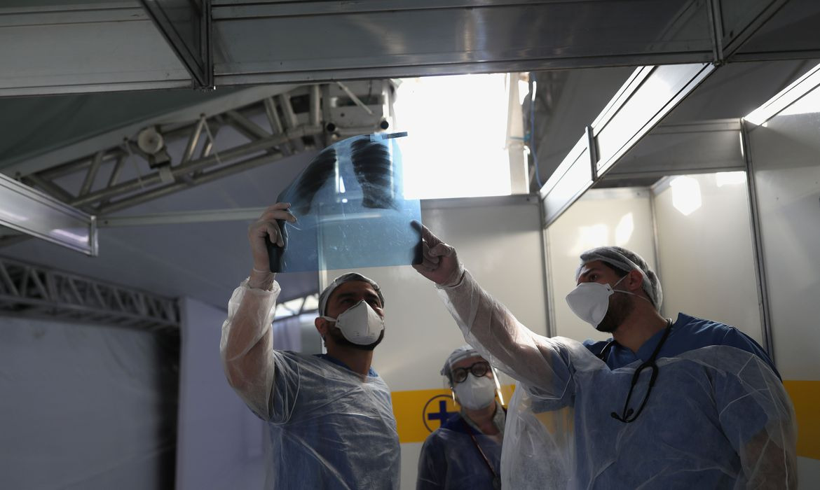 Brasil registra 1.347 óbitos e 30.624 casos de covid-19 Foto: Agência Brasil