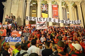 Senado aprova projeto que anistia bombeiros presos durante manifestação no Rio