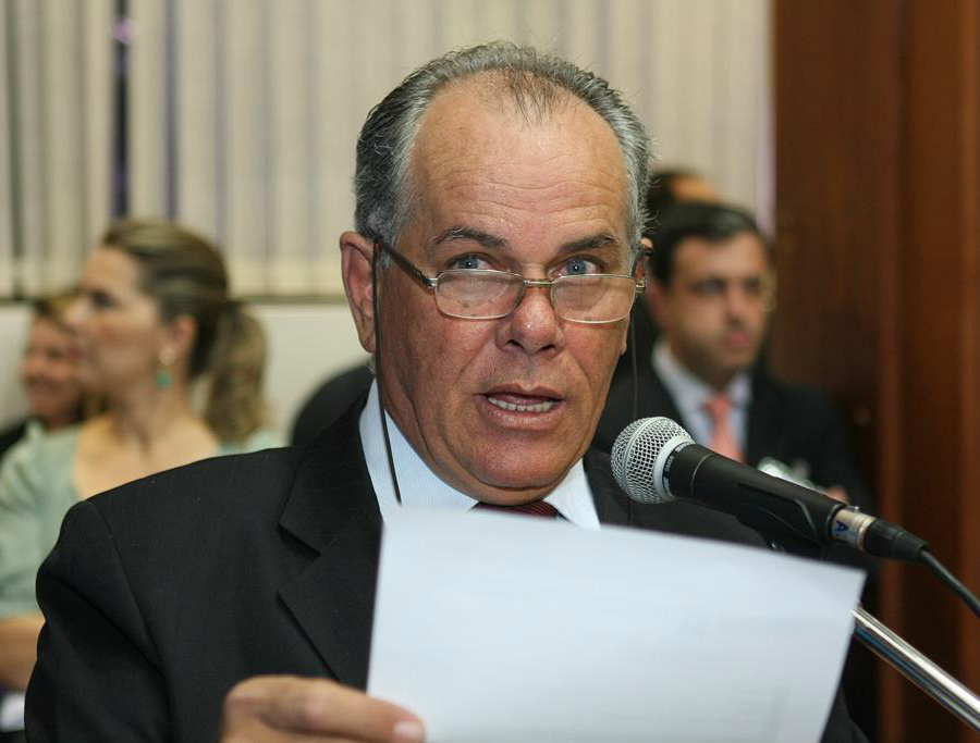 Projeto institui Política de Mobilização para Doação de Medula Proposta de Lauro Davi também prevê instituição de um centro especializado em transplante de células tronco.