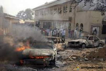 Homem-bomba mata cinco pessoas em igreja na Nigéria