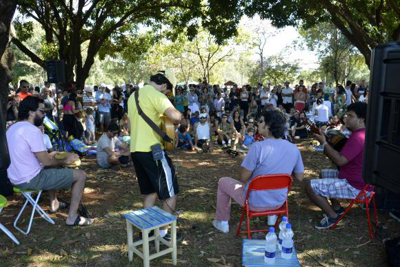 Artistas de Brasília promovem dez horas de Choro, um dos ritmos brasileiros precursores da MPB, no Eixão Norte Wilson Dias/Agência Brasil