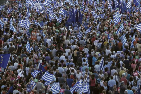 Grécia faz o primeiro referendo depois de 1974, quando o país instaurou a república Divulgação/Agência Lusa/EPA/Yannis Kolesidis/Direitos Reservados
