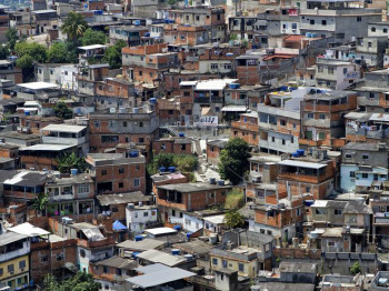 IBGE: 6% da população brasileira viviam em favelas em 2010