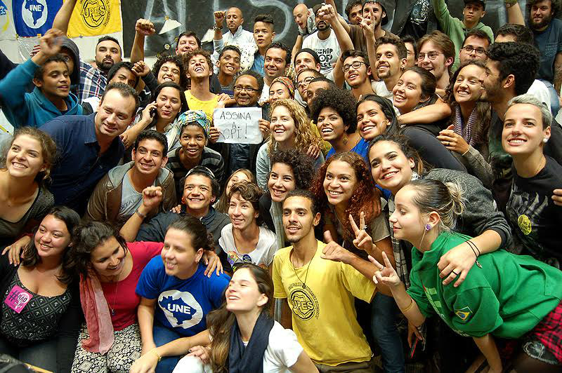 A lição de democracia e resistência dos estudantes que ocupam a Assembleia em SP Não vai ter arrego