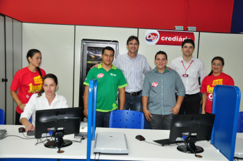 Inauguração da City Lar é prestigiada pelo prefeito de Amambai Prefeito com parte da equipe da Loja City Lar